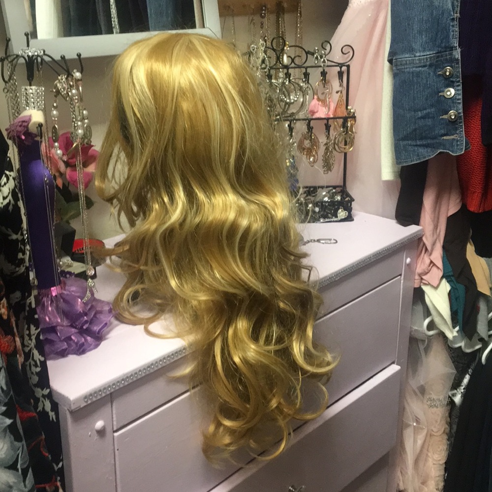 Long blonde wig